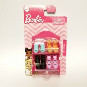 Barbie Shoe Pack - Pink Shelf with 4 Pairs of Barbie Shoes